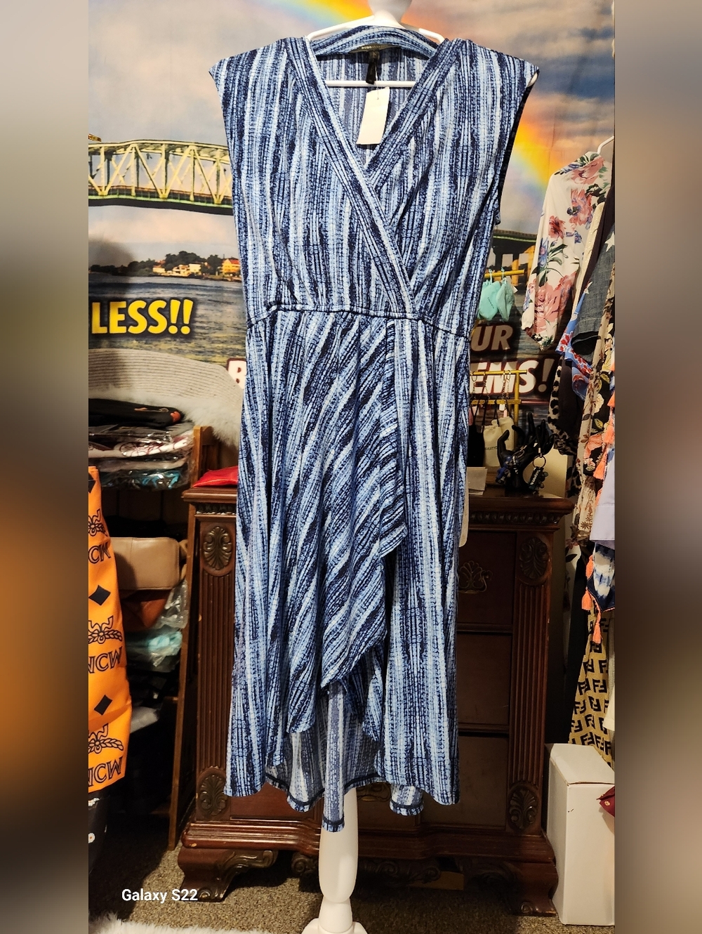 PRELOVED BCBGMaxAzria SIZE XSMALL Blue Patterned High-Low Dress